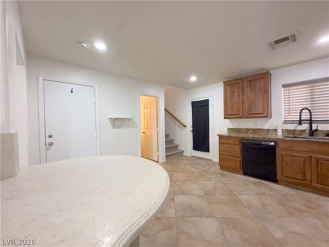 6952 Graceful Cloud Avenue, Henderson, NV 89011