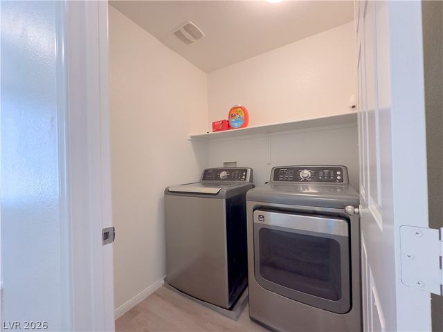 6952 Graceful Cloud Avenue, Henderson, NV 89011