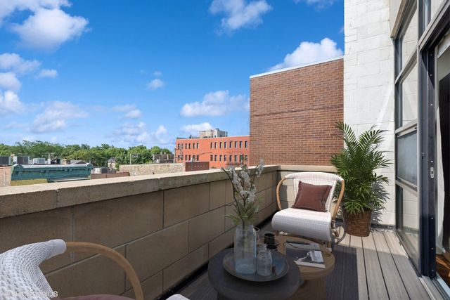 2136 W Armitage Avenue PH, Chicago, IL 60647