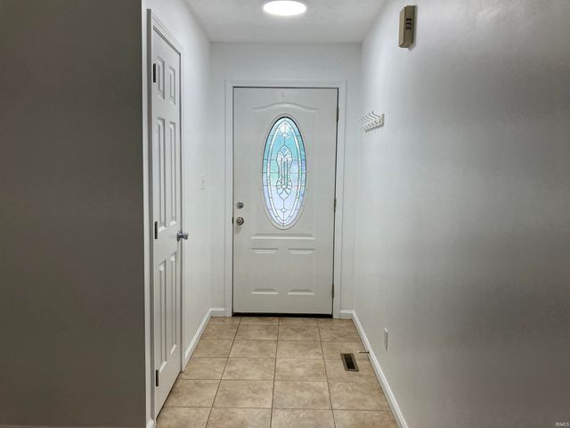 7872 Sandalwood Drive, Newburgh, IN 47630