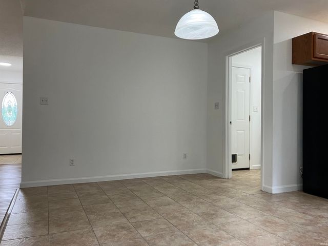 7872 Sandalwood Drive, Newburgh, IN 47630