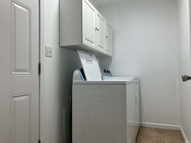 7872 Sandalwood Drive, Newburgh, IN 47630