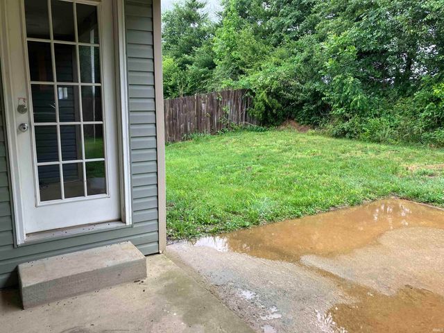 7872 Sandalwood Drive, Newburgh, IN 47630