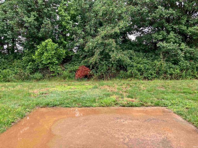 7872 Sandalwood Drive, Newburgh, IN 47630