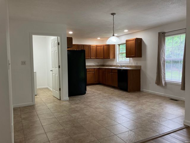 7872 Sandalwood Drive, Newburgh, IN 47630