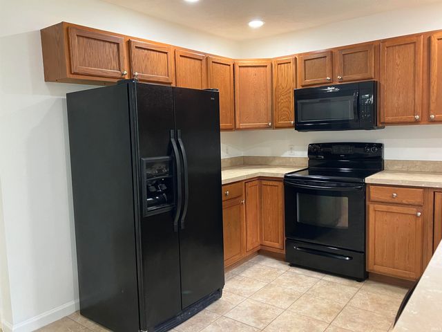 7872 Sandalwood Drive, Newburgh, IN 47630