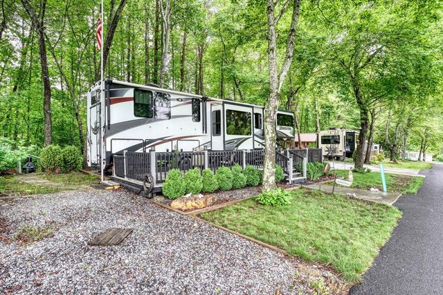 73 Moccasin Lane, Blairsville, GA 30512