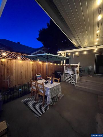 1115 Capitol St NE, Salem, OR 97301