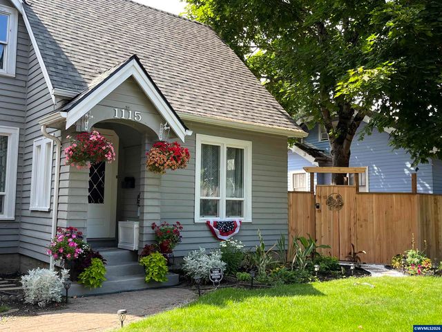1115 Capitol St NE, Salem, OR 97301