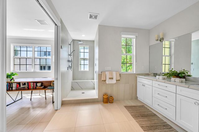 449 NE 16th Avenue, Fort Lauderdale, FL 33301