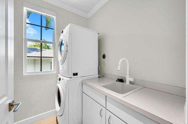 449 NE 16th Avenue, Fort Lauderdale, FL 33301