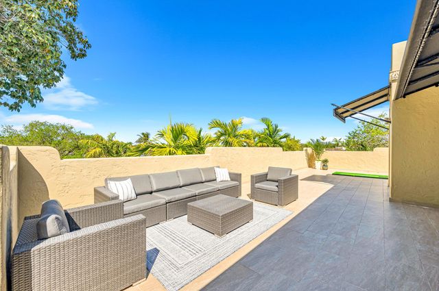 449 NE 16th Avenue, Fort Lauderdale, FL 33301