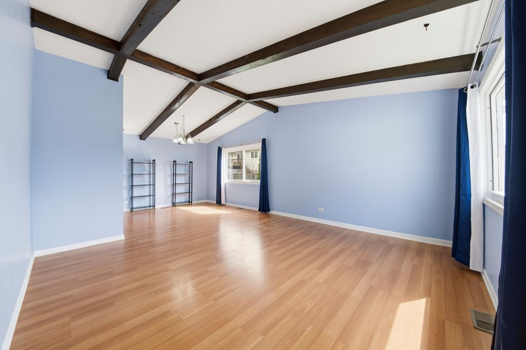 Image 2 of property listing at 1416 Westbury Drive, Hoffman Estates, IL 60192