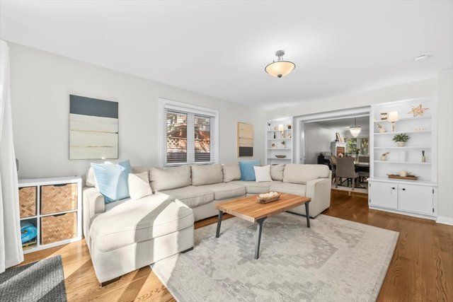 736 N Oak Street, Hinsdale, IL 60521