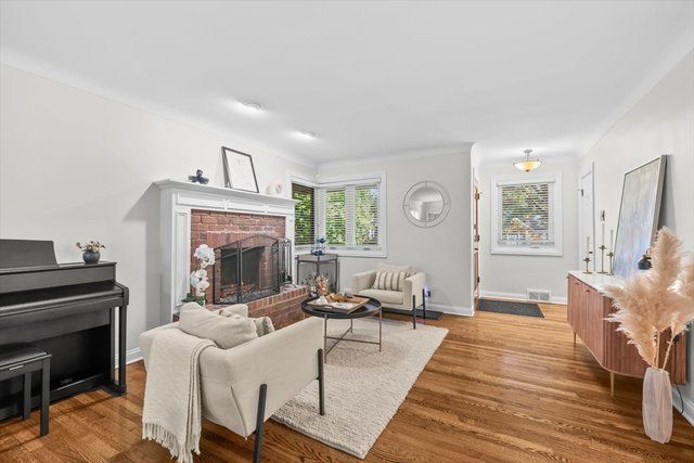 736 N Oak Street, Hinsdale, IL 60521