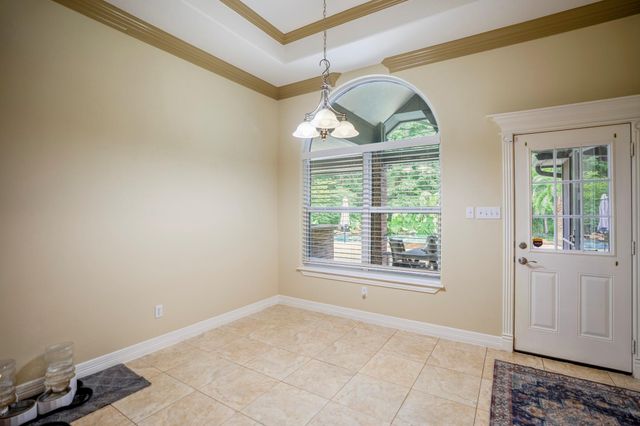 499 Royal Navigator Road, Montgomery, TX 77316