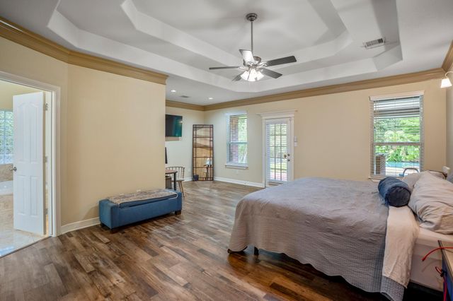 499 Royal Navigator Road, Montgomery, TX 77316