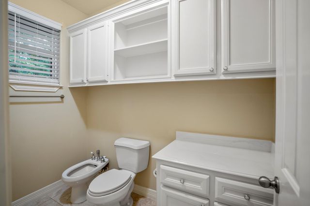 499 Royal Navigator Road, Montgomery, TX 77316