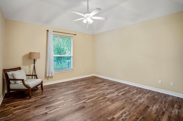 499 Royal Navigator Road, Montgomery, TX 77316