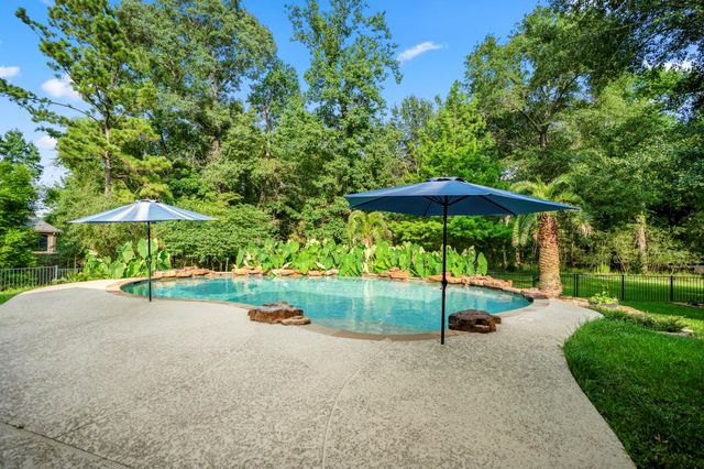 499 Royal Navigator Road, Montgomery, TX 77316
