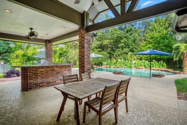 499 Royal Navigator Road, Montgomery, TX 77316