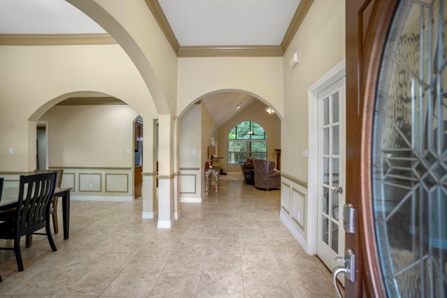 499 Royal Navigator Road, Montgomery, TX 77316