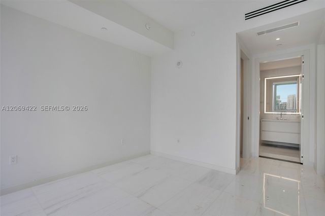 300 Biscayne Boulevard Way 3108, Miami, FL 33131
