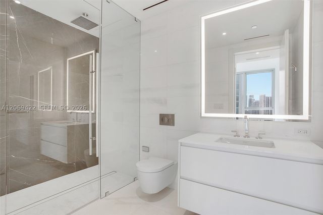 300 Biscayne Boulevard Way 3108, Miami, FL 33131