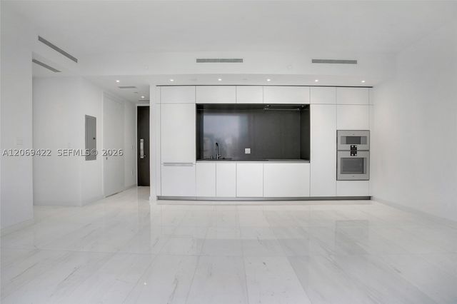 300 Biscayne Boulevard Way 3108, Miami, FL 33131