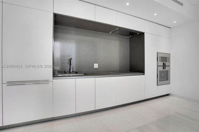 300 Biscayne Boulevard Way 3108, Miami, FL 33131