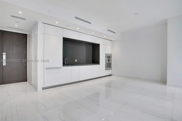 300 Biscayne Boulevard Way 3108, Miami, FL 33131