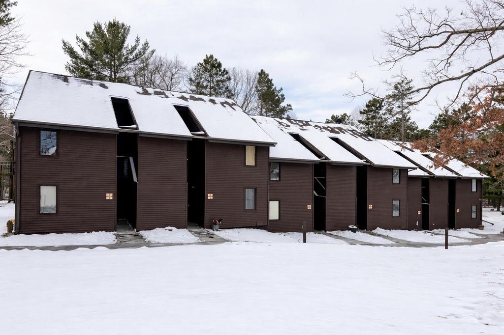 10 Cedar Trail, Wisconsin Dells, WI 53965