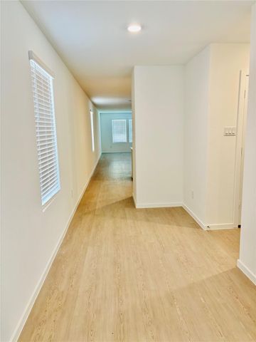 2126 Mosaic Valley Court, Angleton, TX 77515