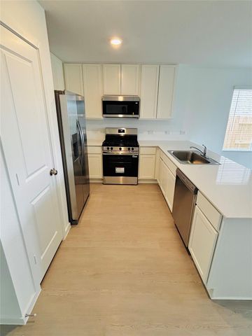 2126 Mosaic Valley Court, Angleton, TX 77515