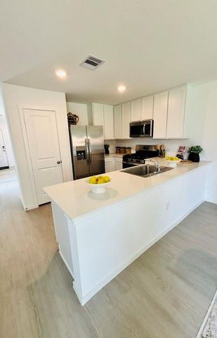 2126 Mosaic Valley Court, Angleton, TX 77515