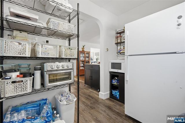 611 Maple Avenue, Teaneck, NJ 07666