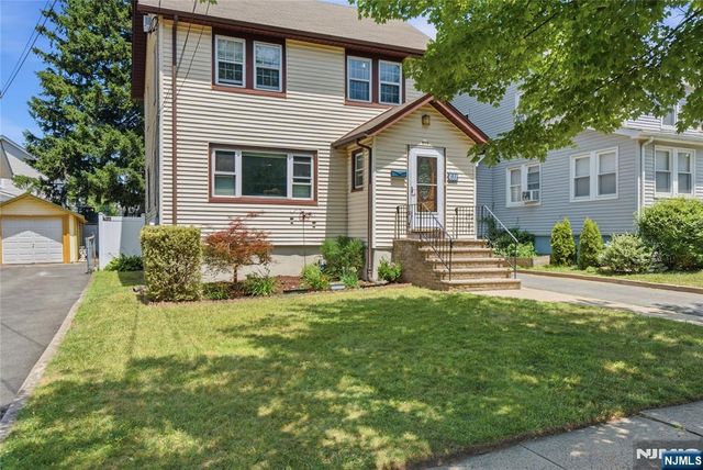611 Maple Avenue, Teaneck, NJ 07666