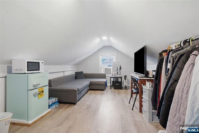 611 Maple Avenue, Teaneck, NJ 07666