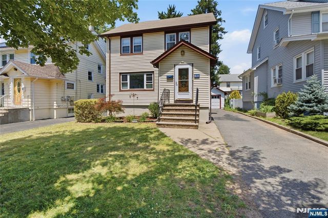 611 Maple Avenue, Teaneck, NJ 07666