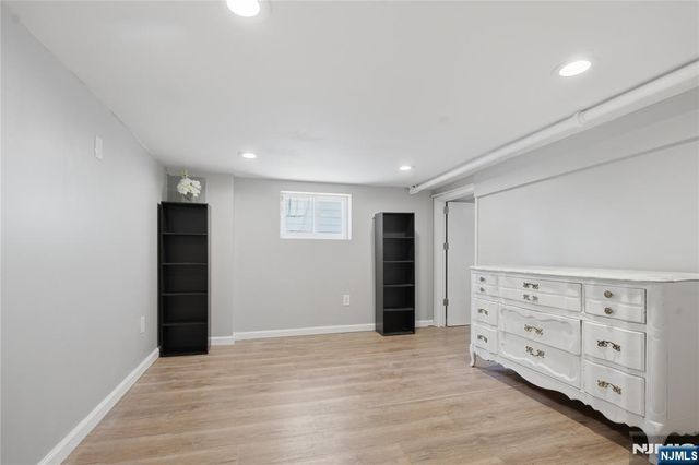 611 Maple Avenue, Teaneck, NJ 07666