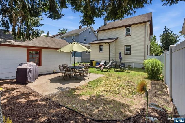 611 Maple Avenue, Teaneck, NJ 07666