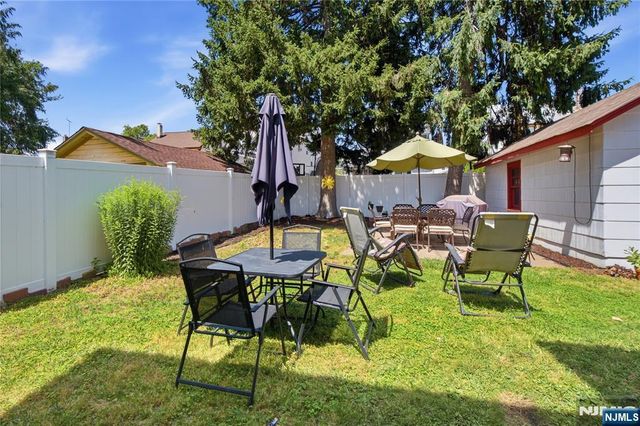 611 Maple Avenue, Teaneck, NJ 07666