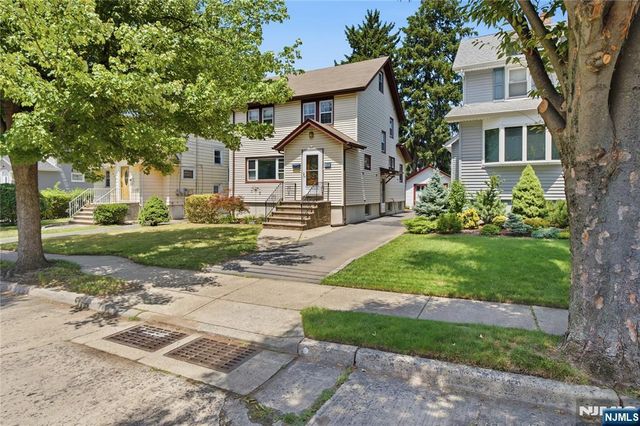 611 Maple Avenue, Teaneck, NJ 07666
