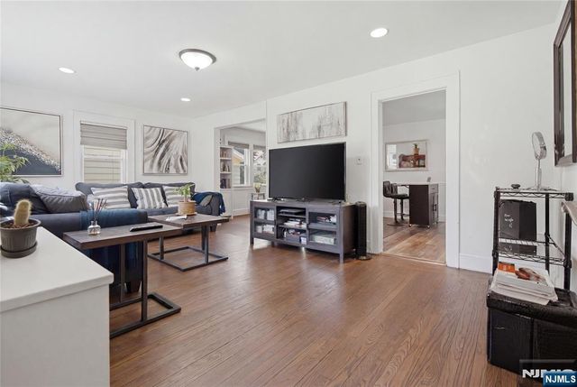 611 Maple Avenue, Teaneck, NJ 07666