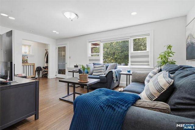 611 Maple Avenue, Teaneck, NJ 07666