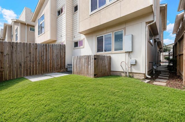 5409 Lindsay Lane, Houston, TX 77011