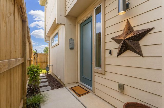 5409 Lindsay Lane, Houston, TX 77011