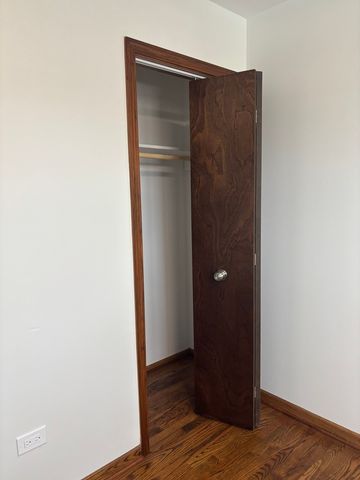 4801 S KOLIN Avenue 2, Chicago, IL 60632