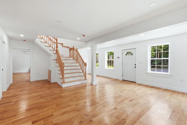 26 Parallel St, Salem, MA 01970