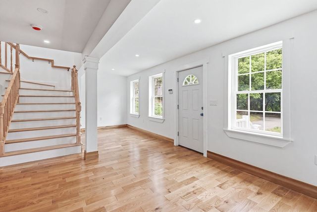 26 Parallel St, Salem, MA 01970